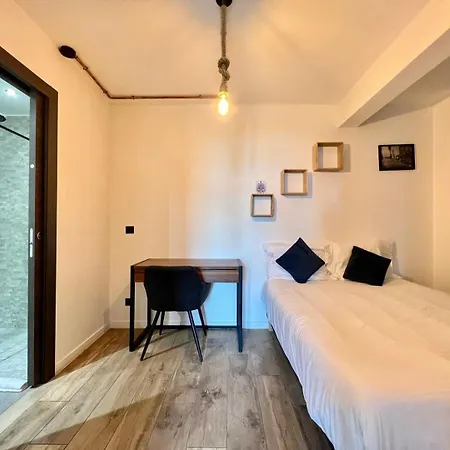 Skr - Rooftop Flat 6p Apartman *