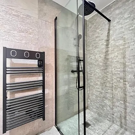 Skr - Rooftop Flat 6p Saint-Laurent-du-Var